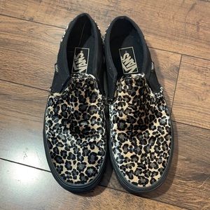 Leopard print velvet Vans
